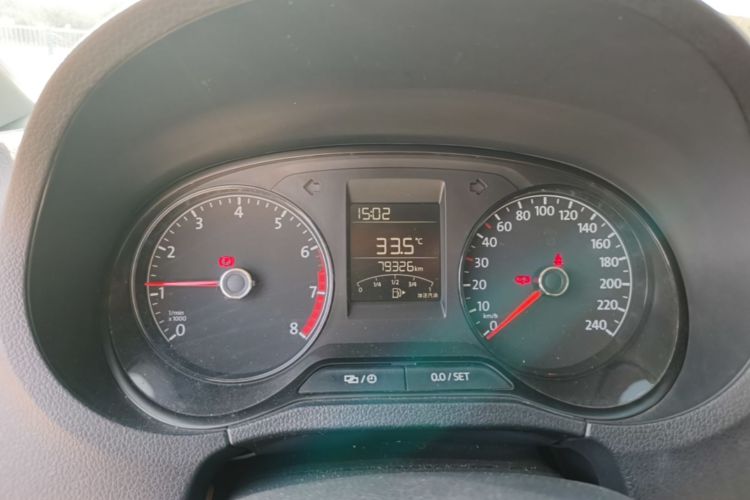 Volkswagen Polo 2016 car image #12