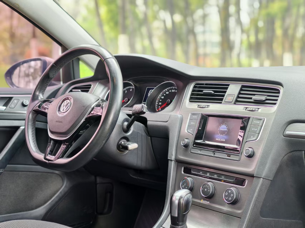 Volkswagen Golf 2016 car image #6