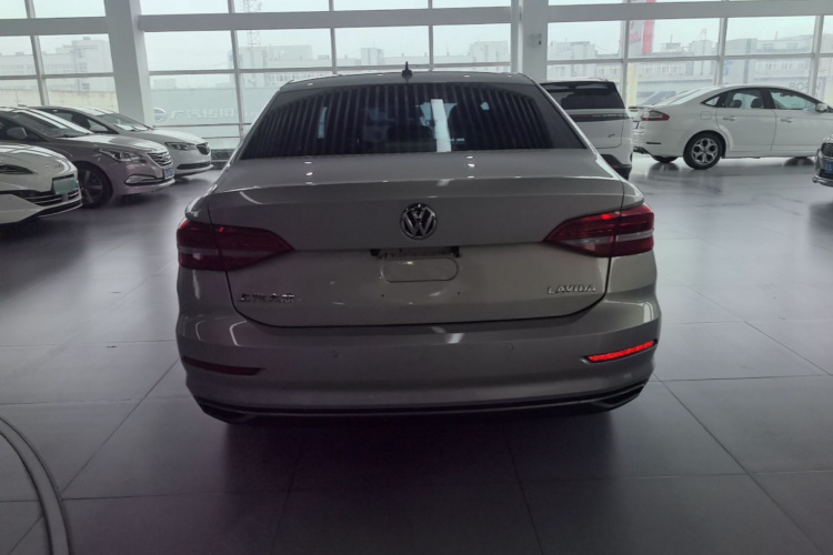 Volkswagen Lavida 2018 car image #4