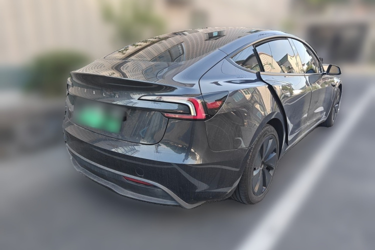 Tesla Model 3 2025 car image #5