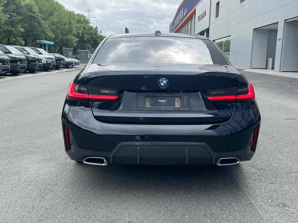 BMW 3 Series 2023 #6 BMW 3 Series 2023 صورة سيارة #6