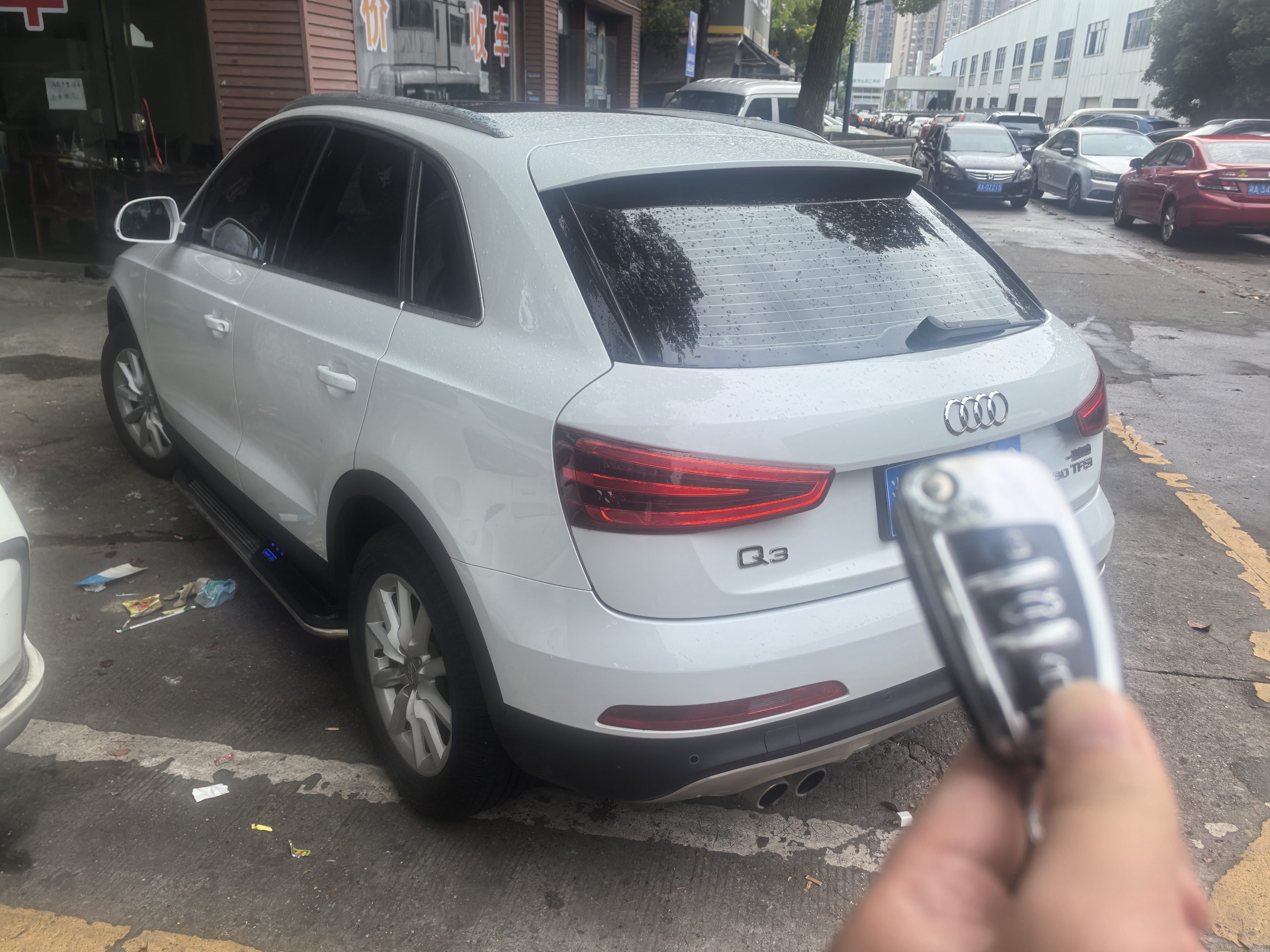 Audi Q3 2015 car image #8