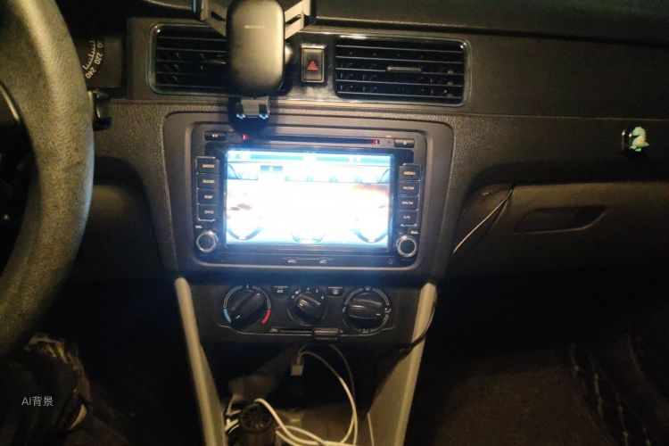 Skoda Rapid 2014 car image #15