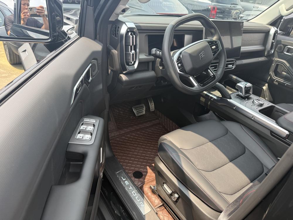 2025 car image #15