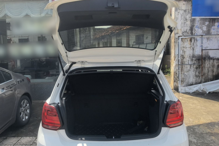 Volkswagen Polo 2018 car image #19