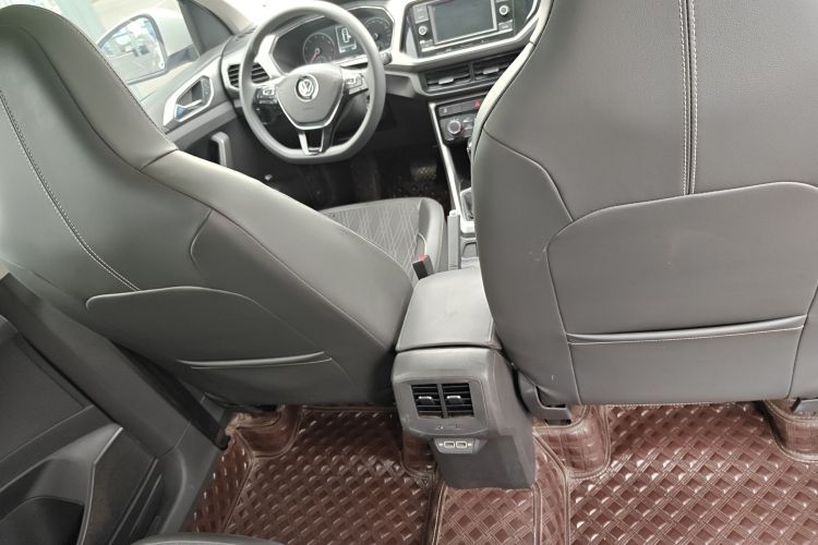 Volkswagen T-Cross 2020 car image #11