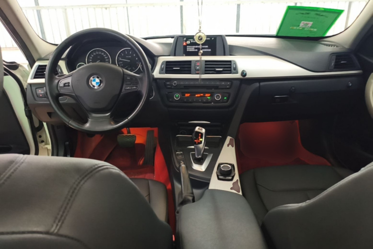 BMW 3 Series 2015 car image #11