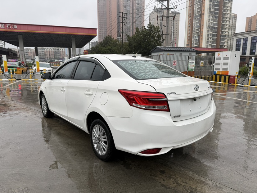 Toyota Vios 2018 imagen de coche #7