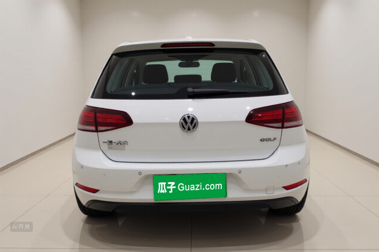 Volkswagen Golf 2019 car image #6