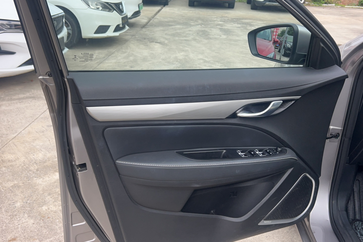 GEELY Emgrand 2020 #19 GEELY Emgrand 2020 car image #19