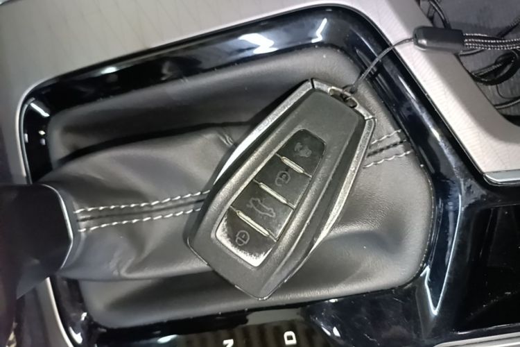 GEELY Emgrand 2021 car image #9