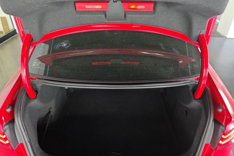 Audi A3 2018 car image #19