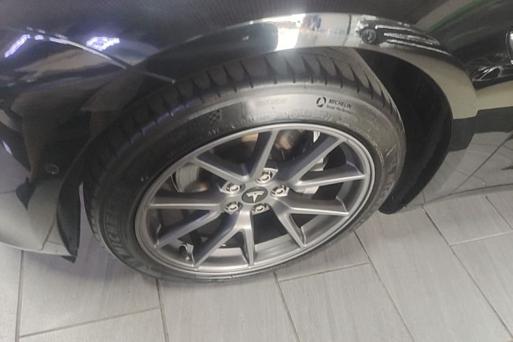Tesla Model 3 2022 car image #9