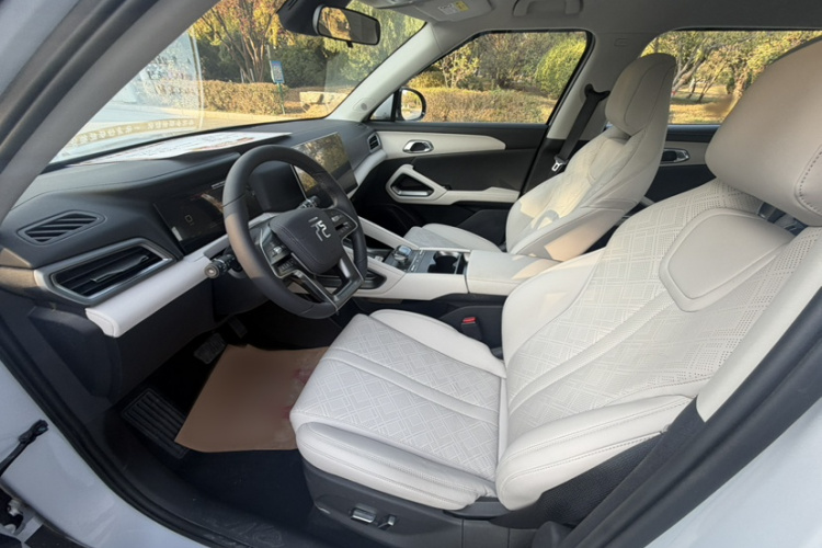 BYD YuanUP 2024 #18 BYD YuanUP 2024 immagine di auto #18