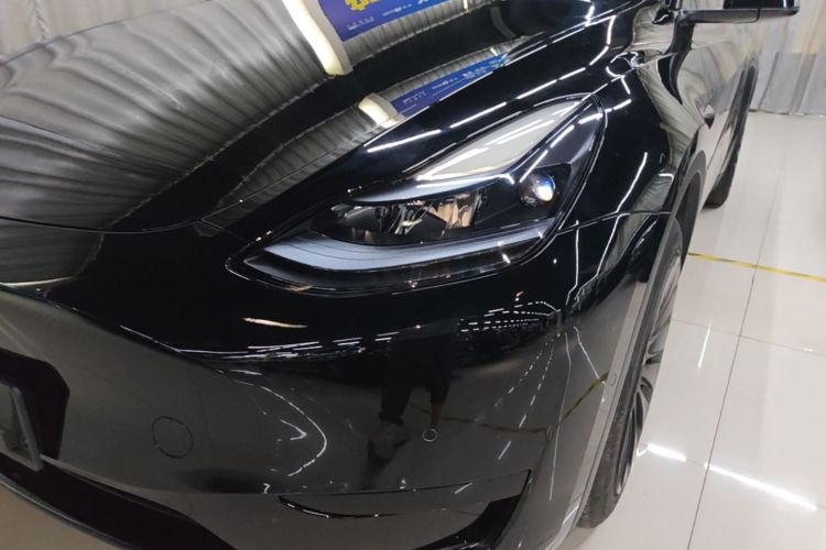 Tesla Model Y 2023 car image #23
