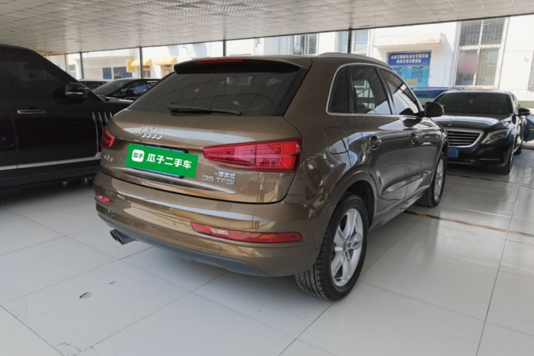 Audi Q3 2018 immagine di auto #7