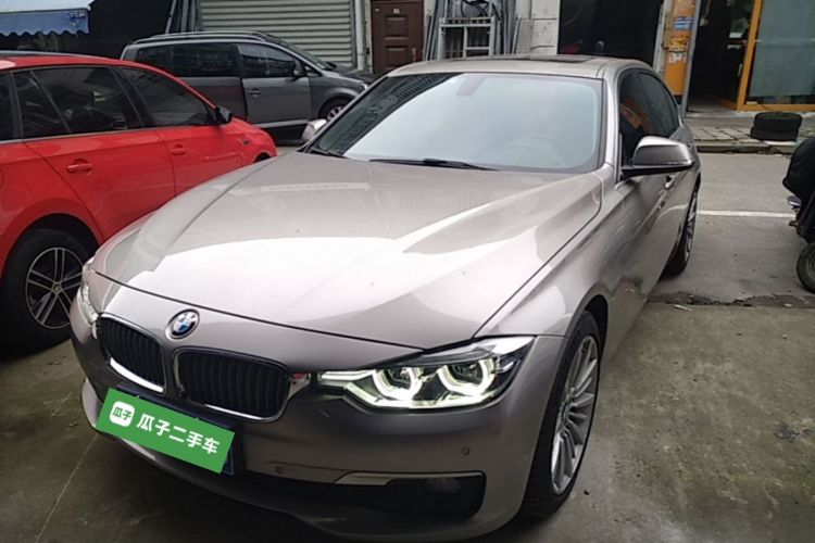 BMW 3 Series 2018 immagine di auto #2