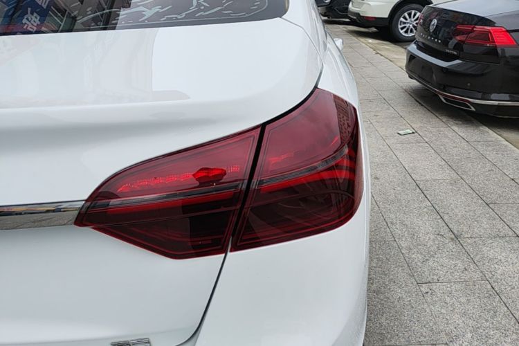 GEELY Emgrand 2020 #8 GEELY Emgrand 2020 car image #8