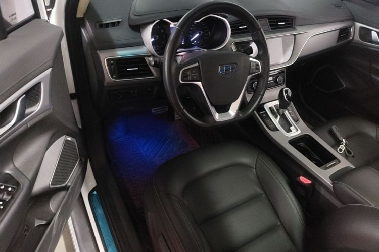 GEELY Emgrand GS 2018 car image #16