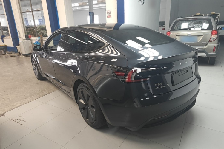 Tesla Model 3 2024 car image #5
