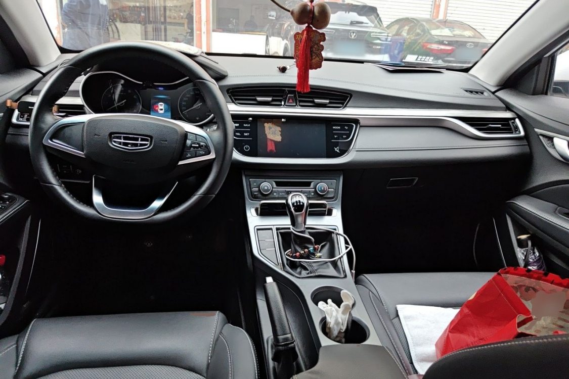 GEELY Emgrand 2019 #21 GEELY Emgrand 2019 car image #21