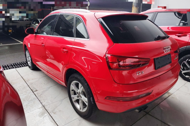 Audi Q3 2018 car image #5