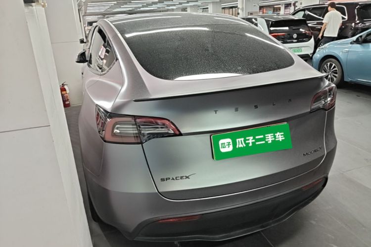 Tesla Model Y 2021 #5 Tesla Model Y 2021 car image #5