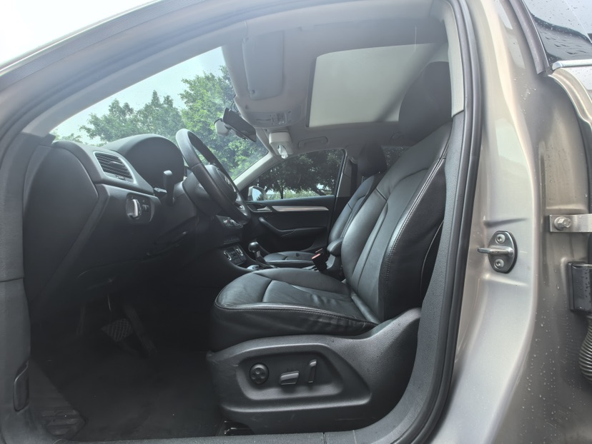 Audi Q3 2015 car image #6