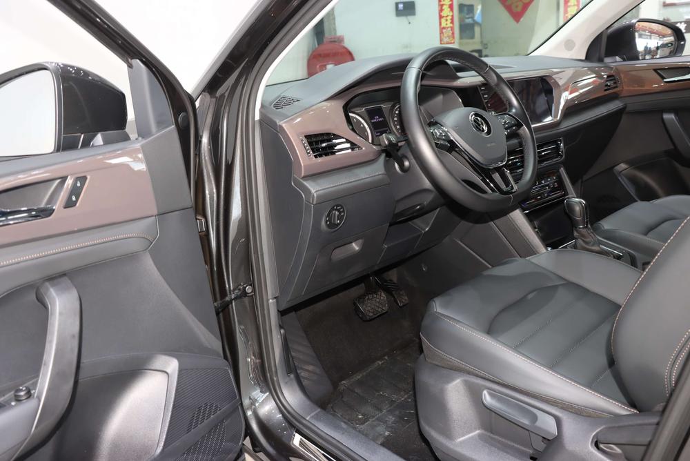 Volkswagen Tharu 2020 car image #17