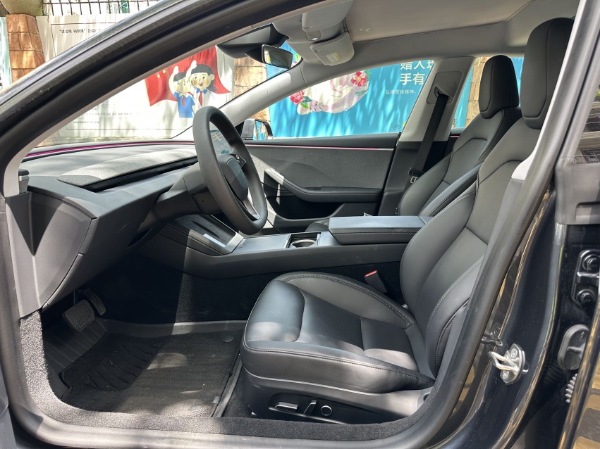 Tesla Model 3 2024 car image #4