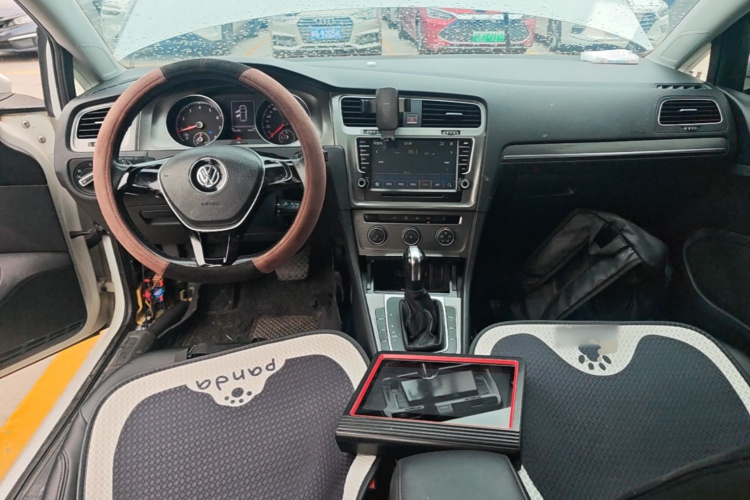 Volkswagen Golf 2016 car image #11