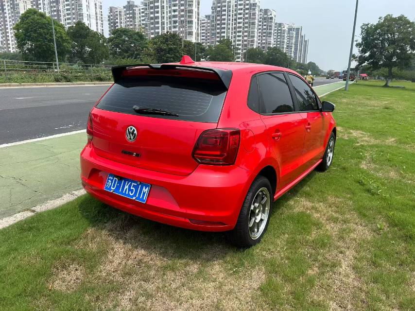 Volkswagen Polo 2017 car image #2