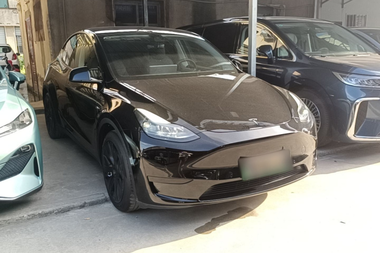 Tesla Model Y 2023 #4 Tesla Model Y 2023 car image #4