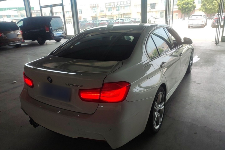 BMW 3 Series 2018 car image #7