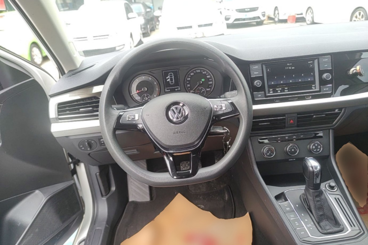 Volkswagen Lavida 2019 car image #11