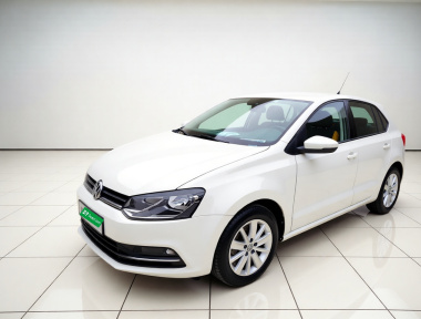 Volkswagen Polo 2015 car image 