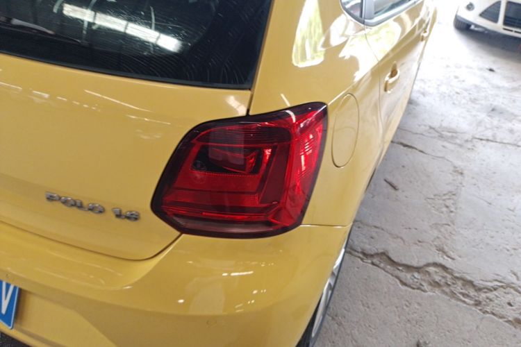 Volkswagen Polo 2014 car image #8