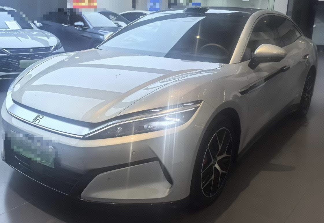 BYD HanL 2025 BYD HanL 2025 car image