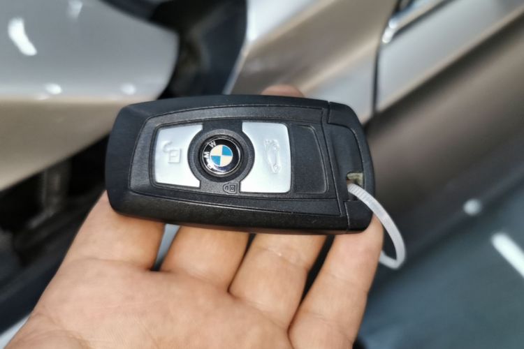 BMW 3 Series 2017 #9 BMW 3 Series 2017 car image #9