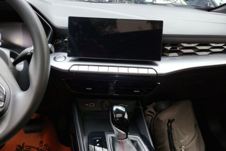 MG 5 2024 imagen de coche #13