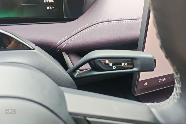 MI SU7 2024 car image #16