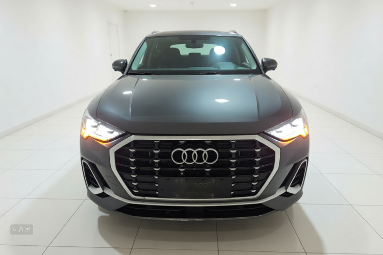 Audi Q3 2022 car image #3