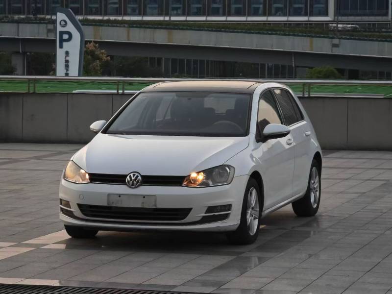 Volkswagen Golf 2015 Volkswagen Golf 2015 صورة سيارة