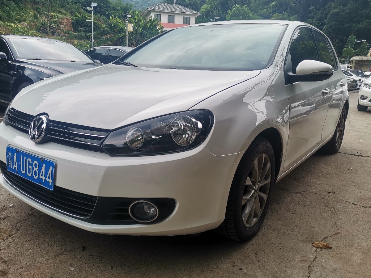 Volkswagen Golf 2014 Volkswagen Golf 2014 car image
