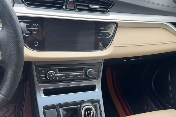 GEELY Emgrand 2018 car image #13