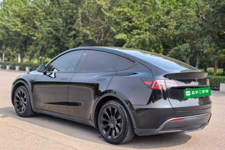 Tesla Model Y 2023 #5 Tesla Model Y 2023 car image #5