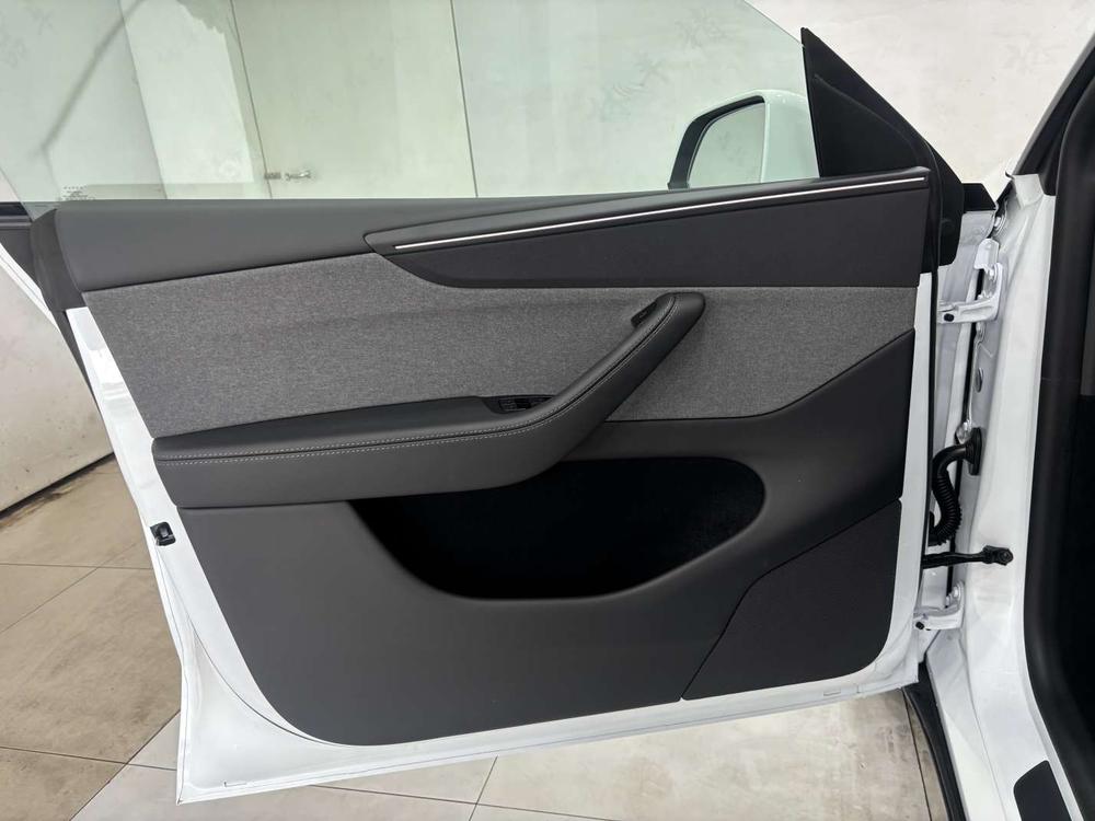 Tesla Model Y 2026 #12 Tesla Model Y 2026 immagine di auto #12