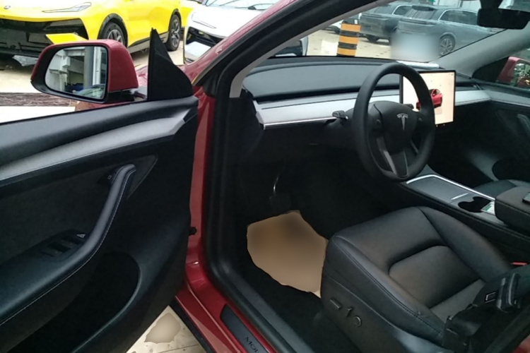 Tesla Model Y 2024 #16 Tesla Model Y 2024 car image #16
