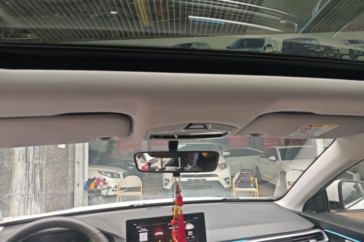 GEELY Emgrand 2023 car image #18
