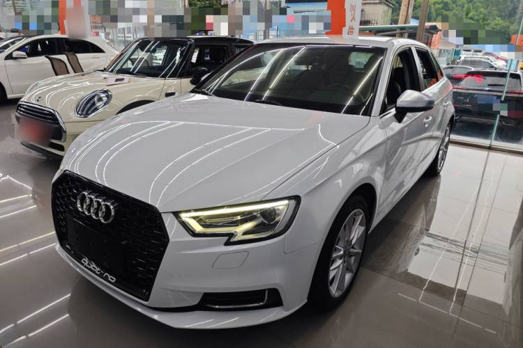 Audi A3 2019 car image #3